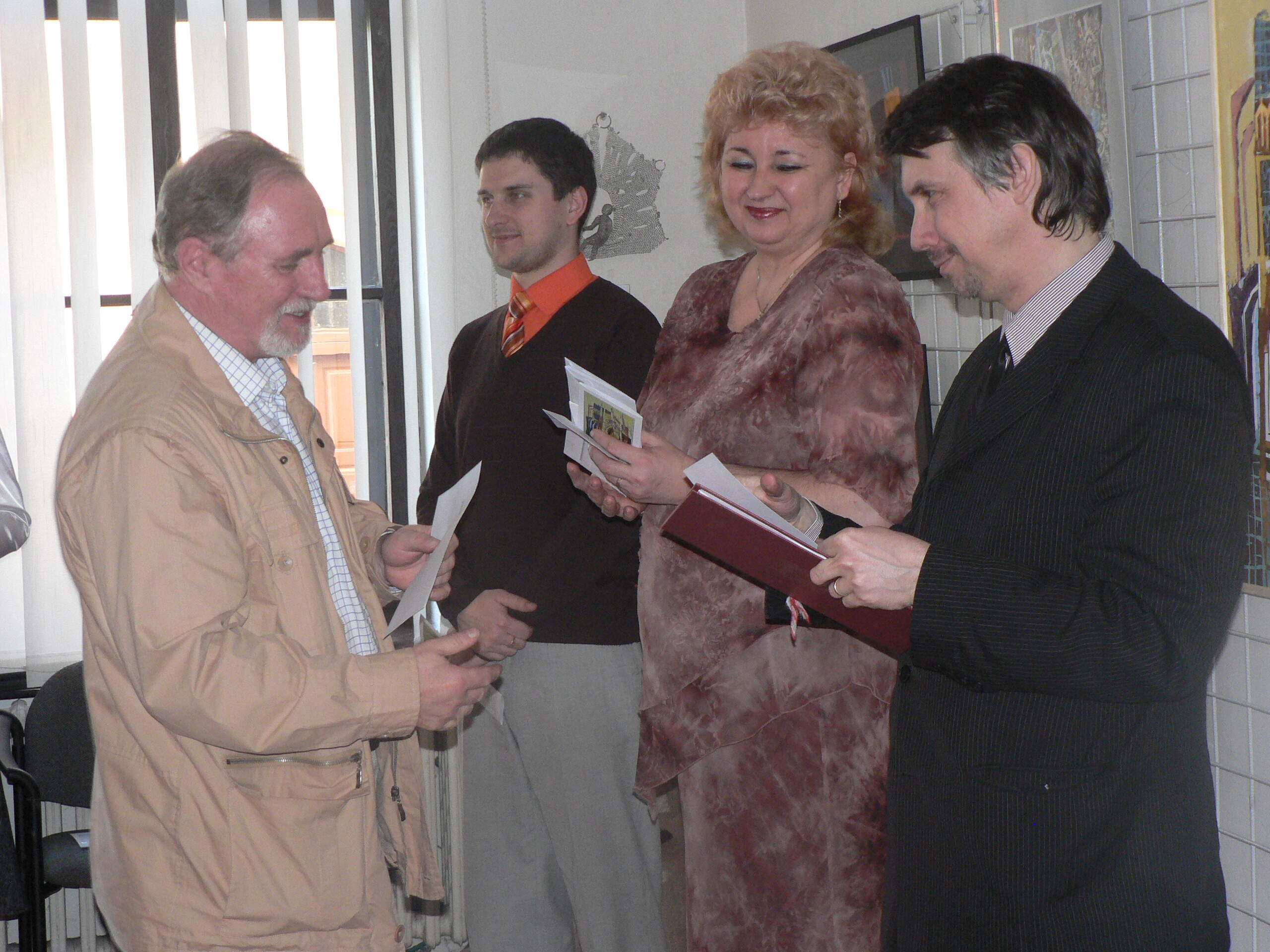 Odovzdávanie ocenení neprofes. výtvarníkom, s priateľom Štefankom D., 2008