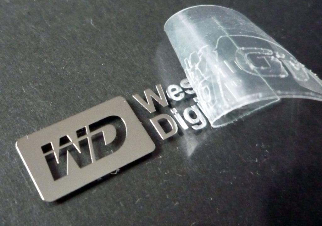 Nálepka Western Digital Metal Edition 30x9 mm