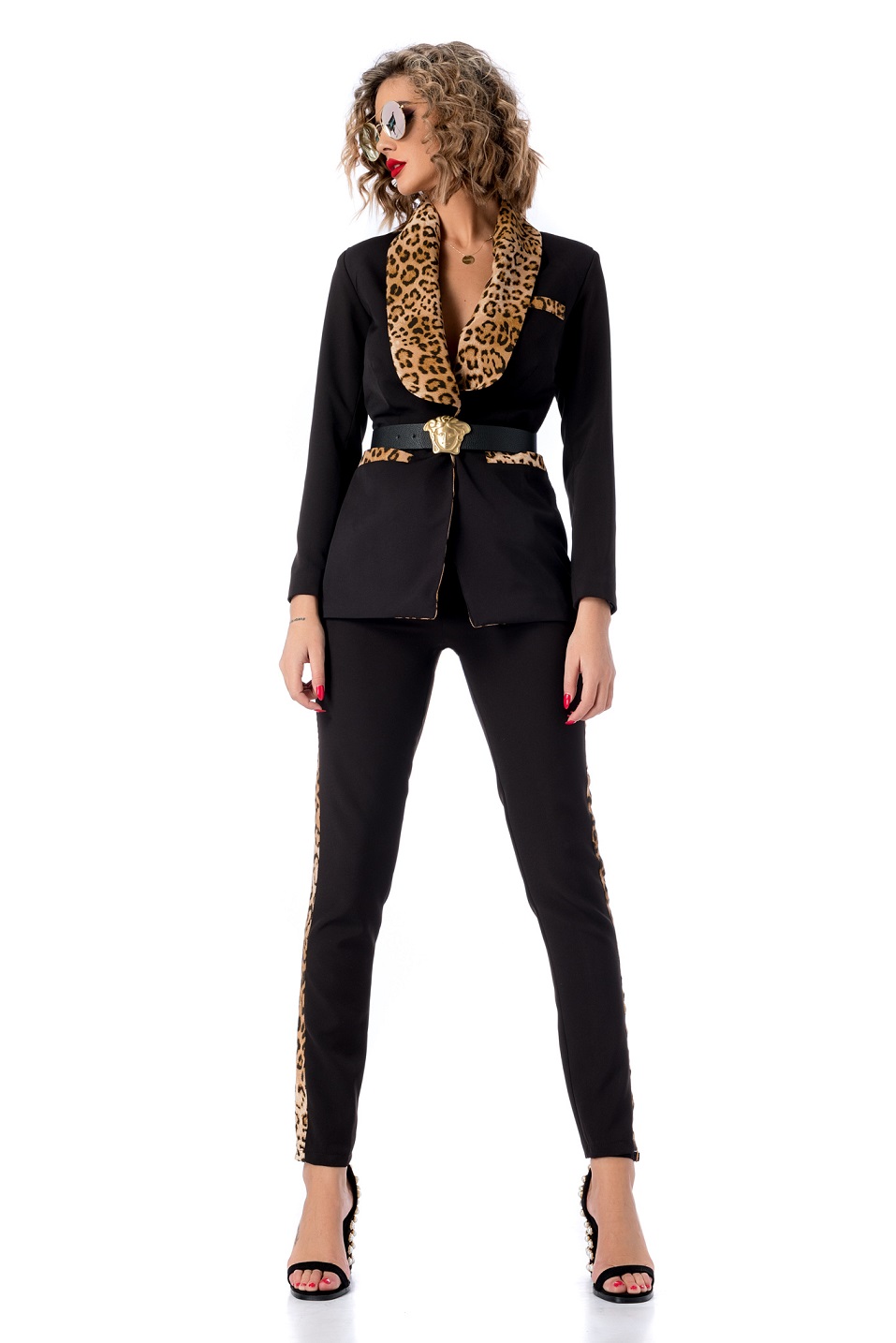 Elegantné dámske čierne nohavice s leopardím vzorom