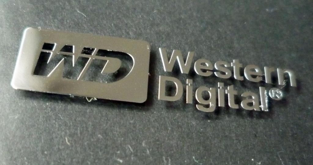 Nálepka Western Digital Metal Edition 30x9 mm