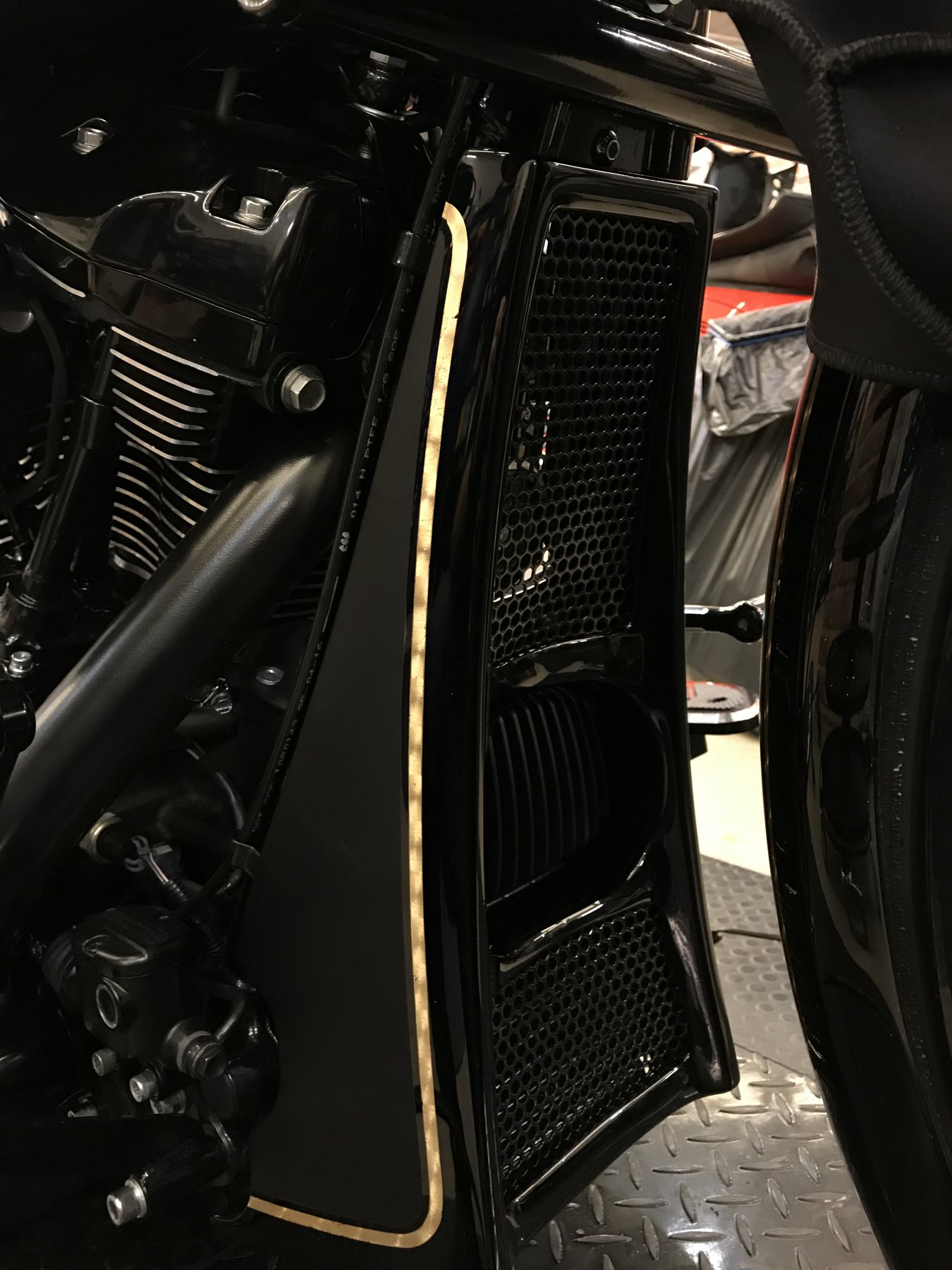 KILLER CUSTOM "AGGRESSOR" RADIATOR COVER - 17-23 TOURING