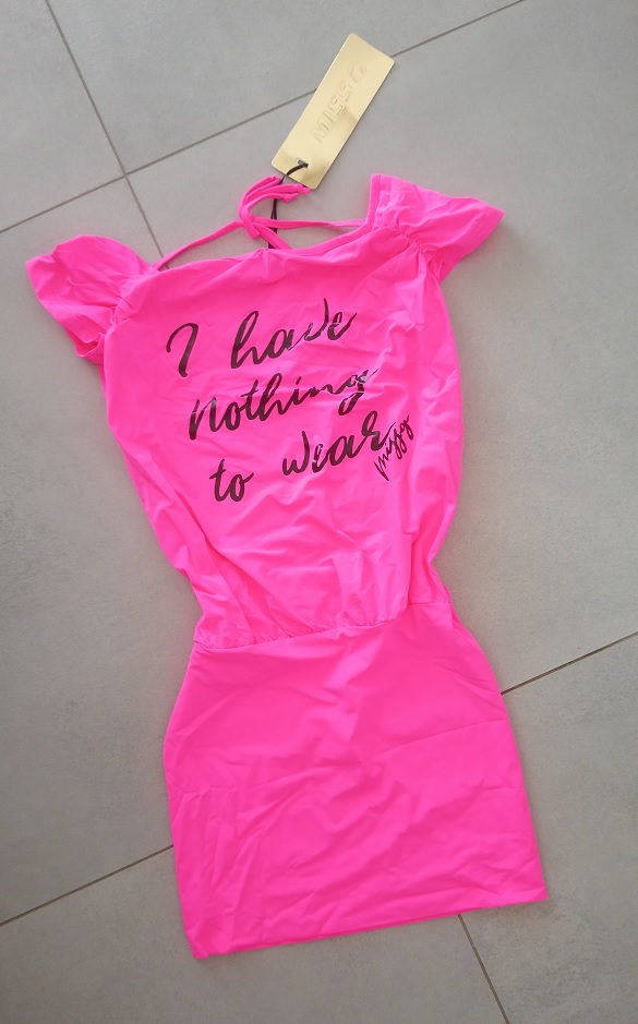 Neónové ružové mini šaty MISSQ s nápisom
