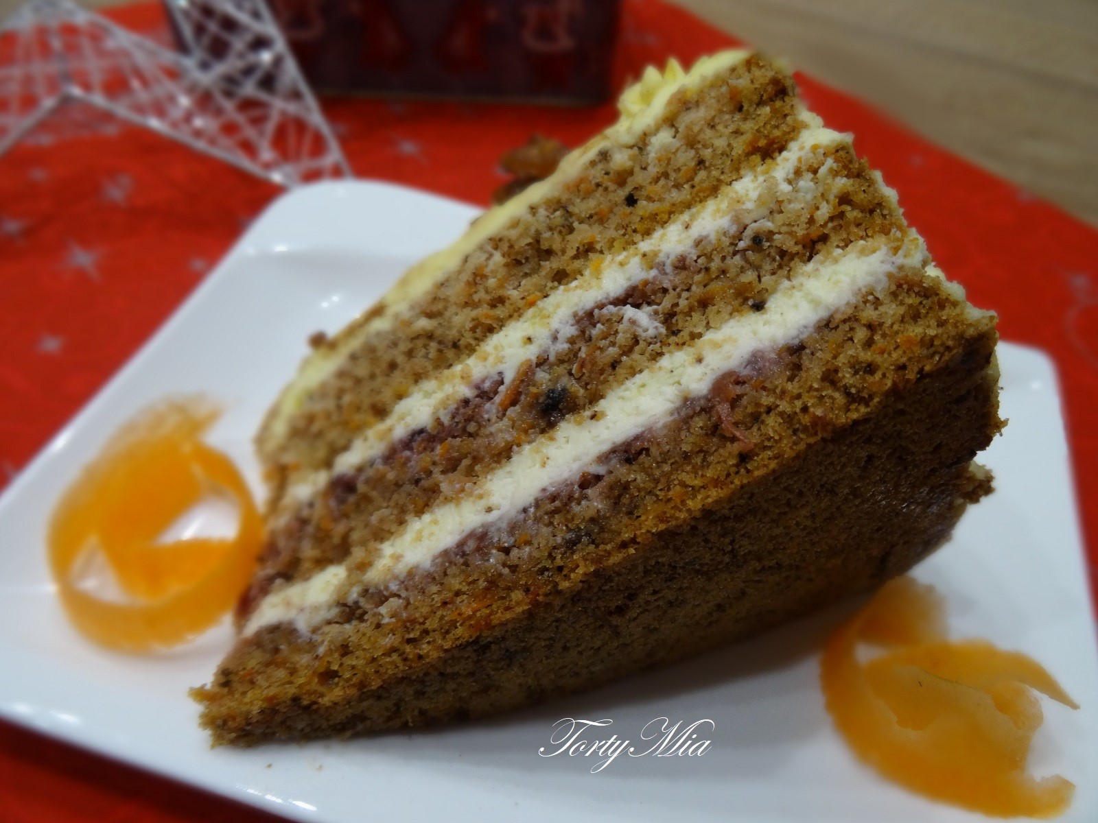 Carrot Cake / Mrkvová tortička /vysoká
