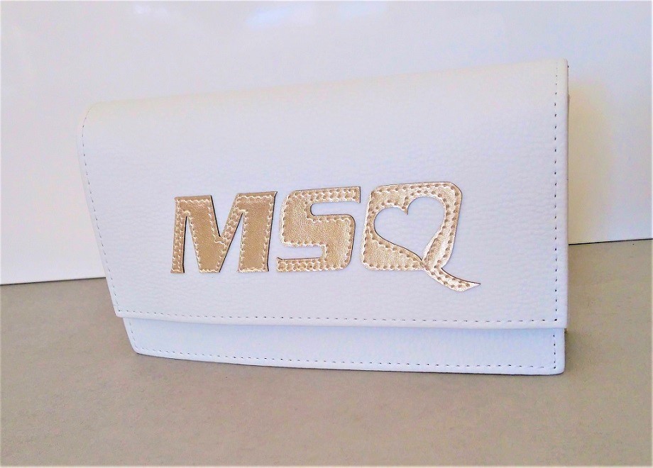 MISSQ dámska biela listová kabelka so zlatým nápisom